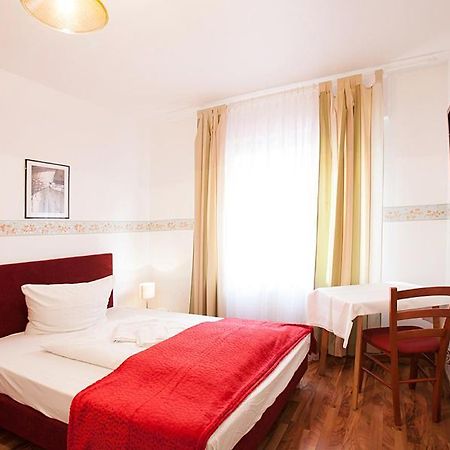 Pension Jasmin Pforzheim Esterno foto