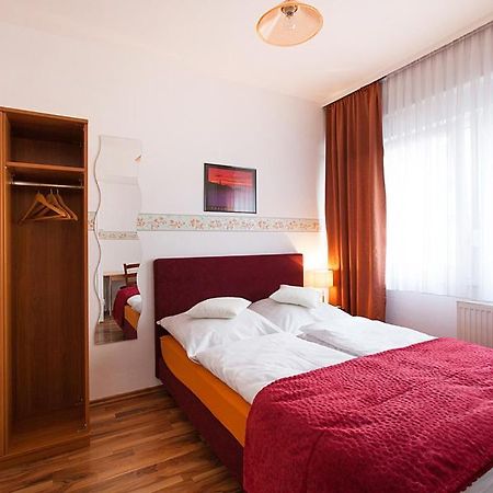 Pension Jasmin Pforzheim Esterno foto