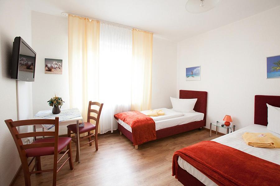 Pension Jasmin Pforzheim Esterno foto