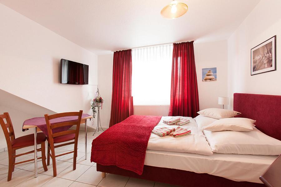 Pension Jasmin Pforzheim Esterno foto